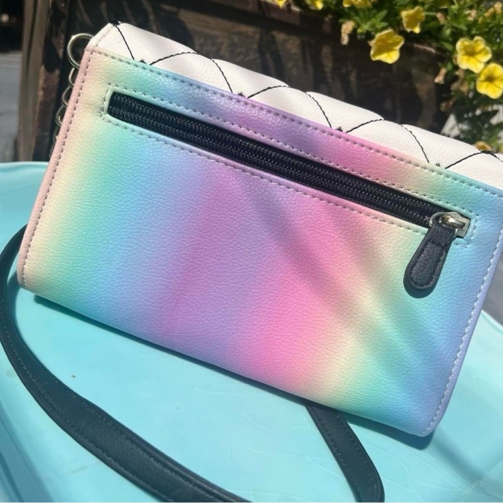 White Quilted Crossbody Bag with Heart Stitching - Picture 2 of 7